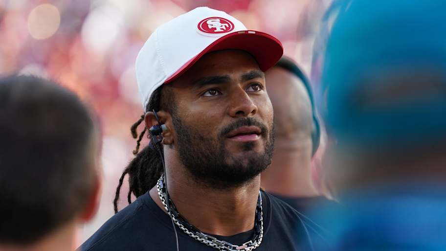 49ers LB Fred Warner Commends Rookie s Mentality Offers Guidance