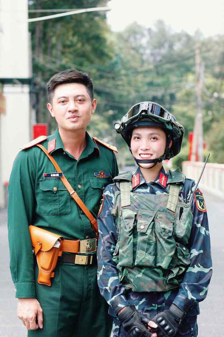Bích Loan tự hào khi bạn trai cũng là đồng đội, đồng chí. (Ảnh: NVCC)