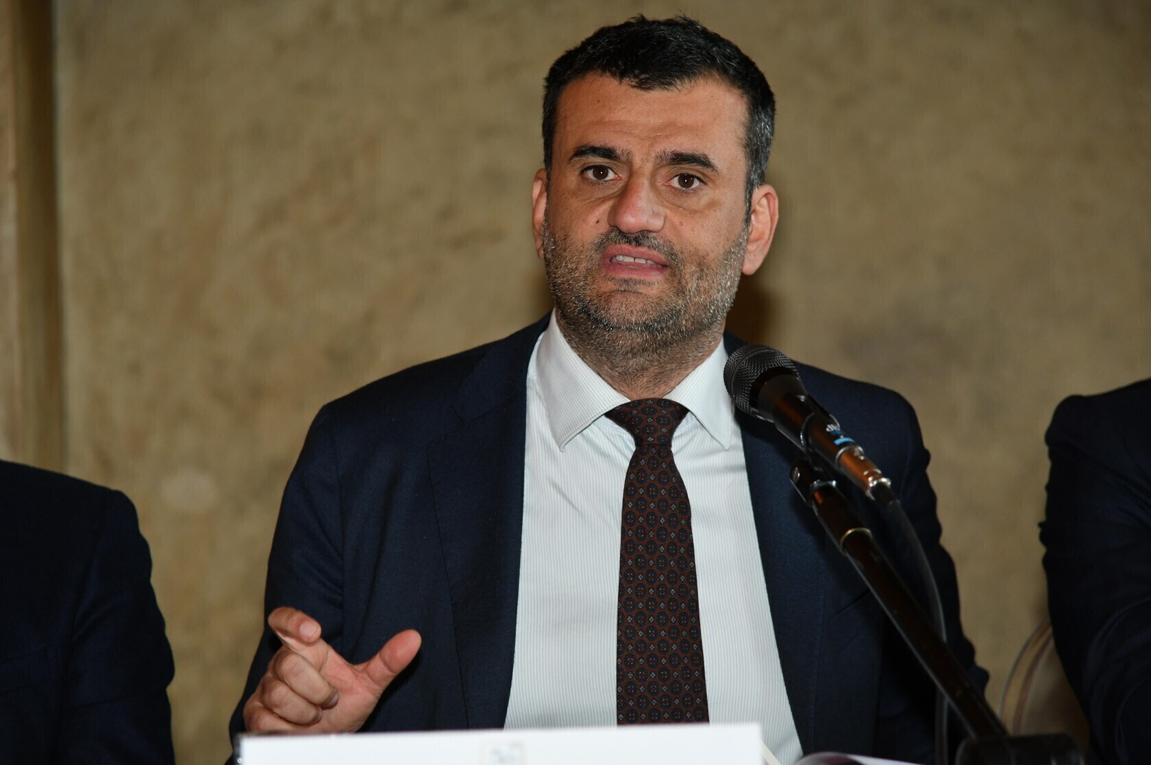 Antonio Decaro è primo tra i governatori