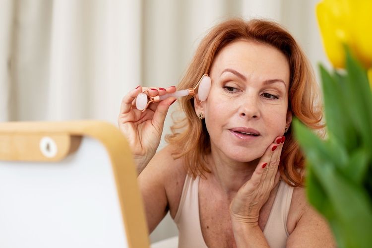 8 Rahasia Perawatan Kulit Sehat dan Cerah Saat Menopause