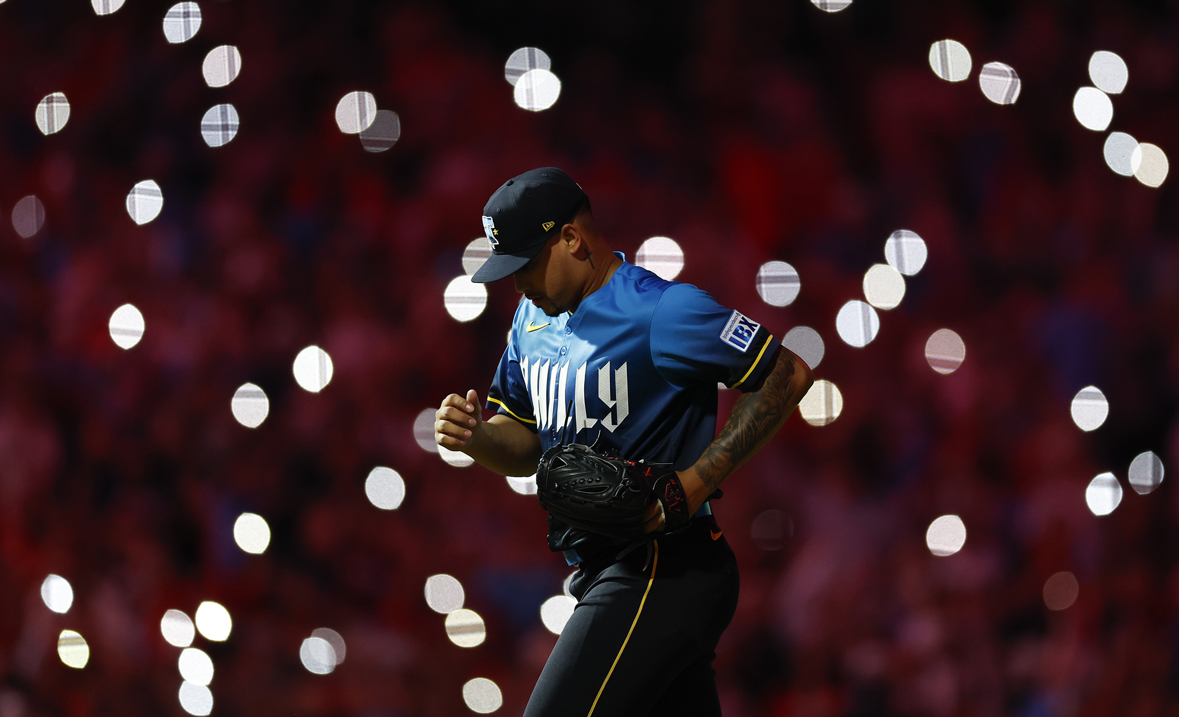 Jhoan Duran's unique walk-on routine has dazzled Phillies fans.