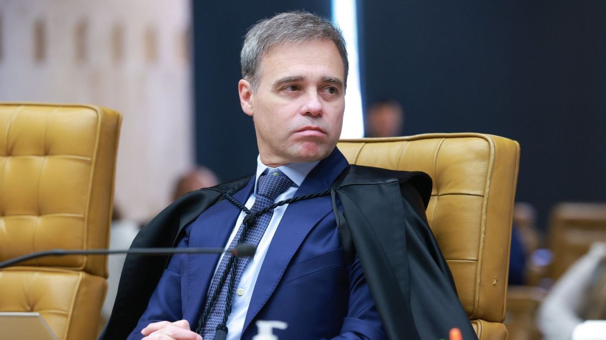 Mendonça cita “extrema cautela” ao negar pedido de prisão de senador