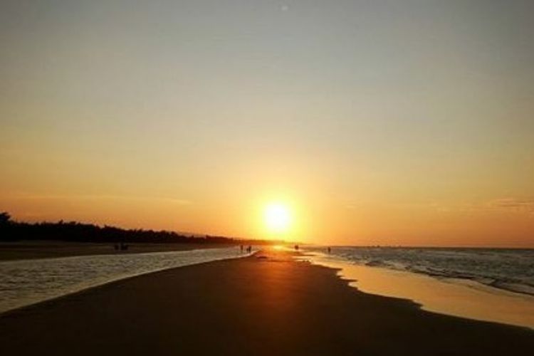 Wajib Dikunjungi! 3 Pantai Indah di Sumenep yang Harus Masuk Daftar Liburan