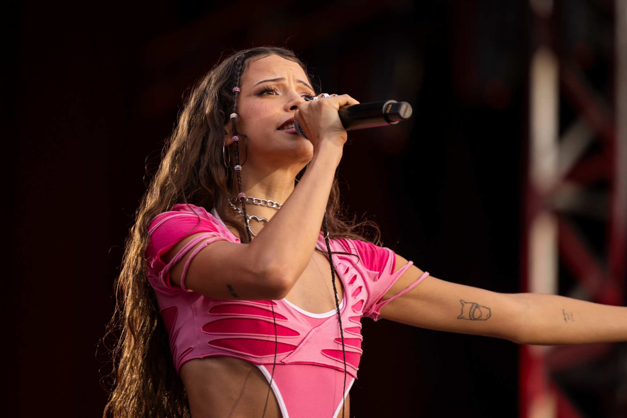 ein-abgesagtes-konzert-aber-nina-chuba-bringt-die-partylaune