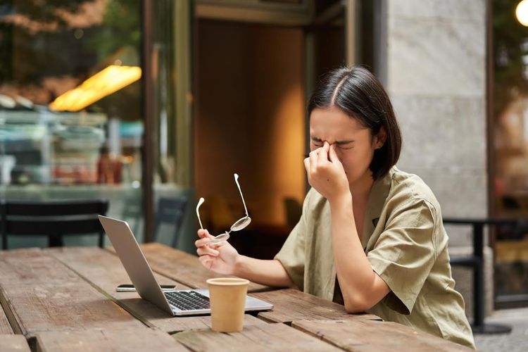 Mengapa Gadget Bisa Rusak Penglihatan? Ini Dampaknya!
