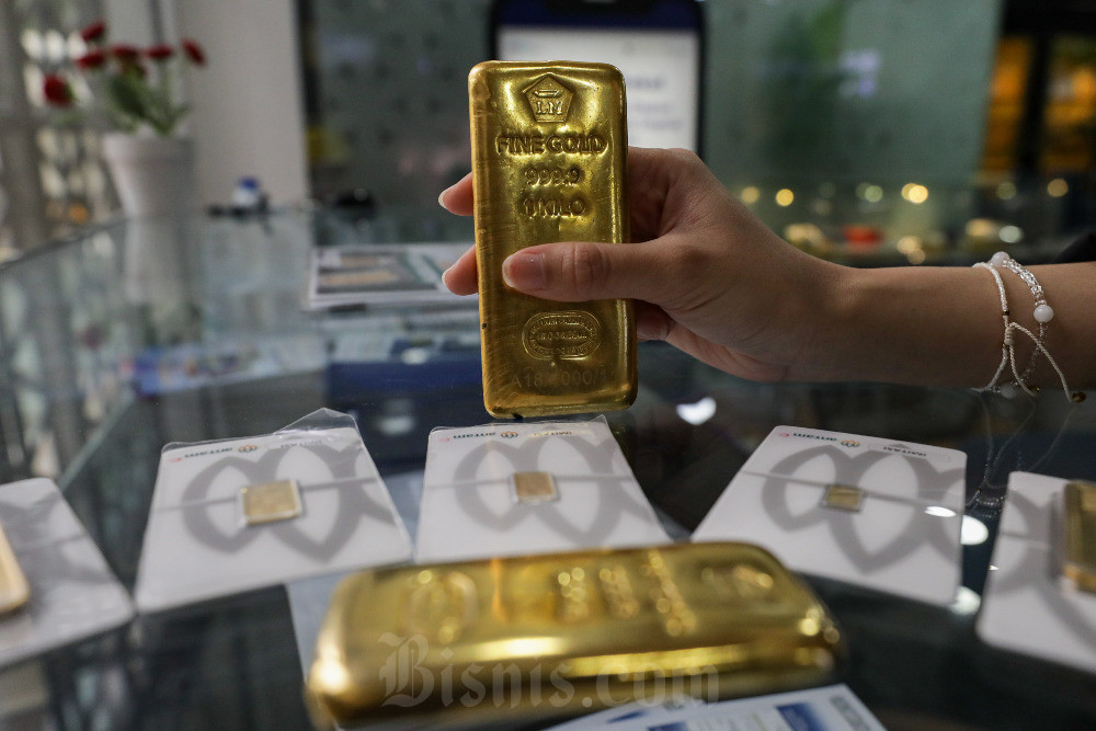 Harga Emas Antam Naik Rp1,93 Juta per Gram Hari Ini