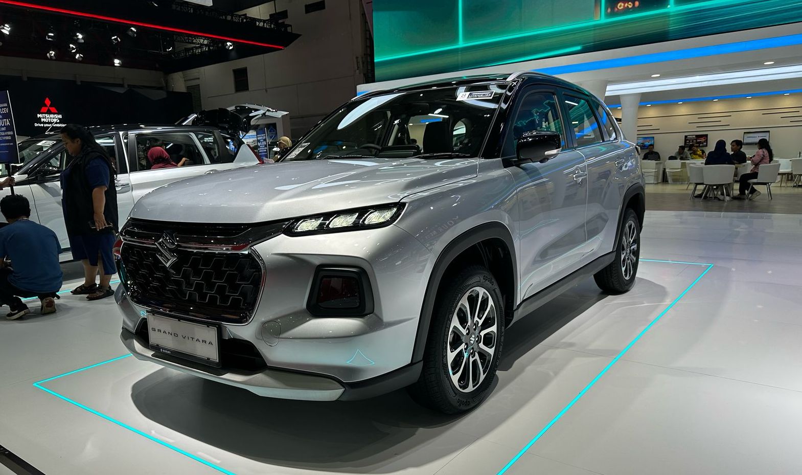 Harga Mobil Hybrid Suzuki yang Membawa Penjualan