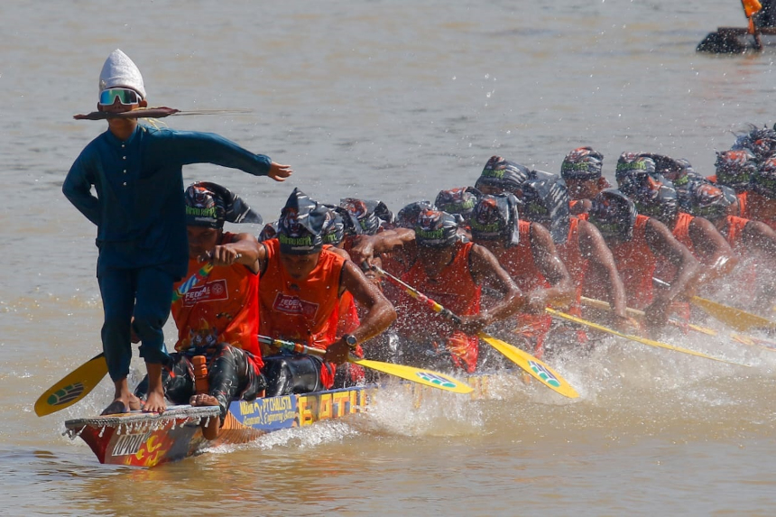 RAPP Bangga, Tiga Jalur Binaannya Bertahan di Festival Pacu Jalur Kuantan