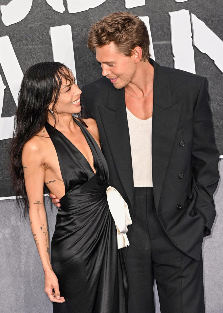 Austin Butler, Zoë Kravitz caught in latenight embrace at Paris bar as