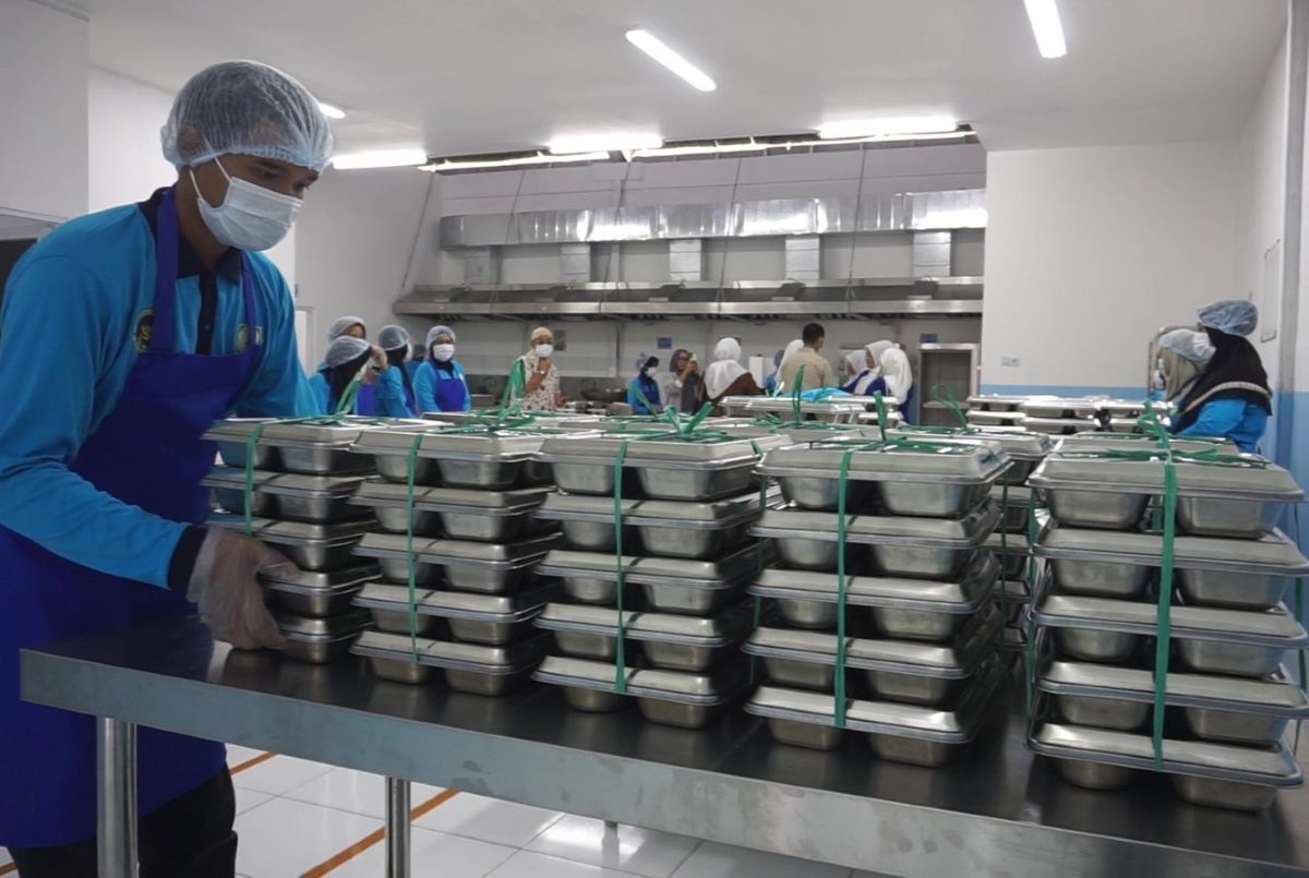 Rantang Hidangan MBG Jadi Kontroversi, Dapur Pilih Produk Lokal Karena Lebih Bersih dan Praktis