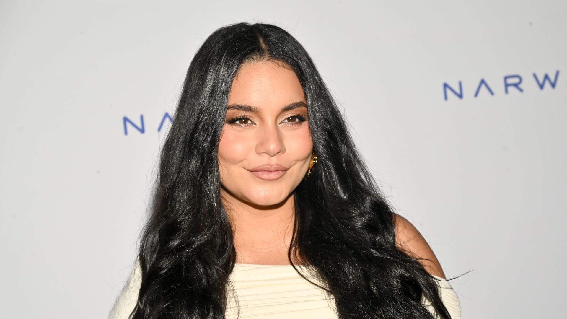 Vanessa Hudgens shows off radiant pregnancy glow at first event since
