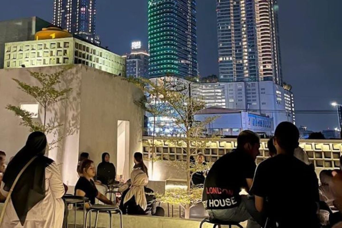 5 Tempat Nongkrong dengan Pemandangan Kota Surabaya, Instagramable untuk Konten Terkini