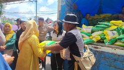 Hari Juang Polri: Antrean Panjang Warga Malang untuk Beras Murah