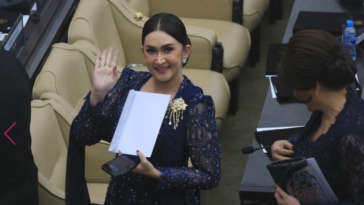 Maafin Aku, Nafa Urbach Dihujat Karena Dukung Tunjangan DPR