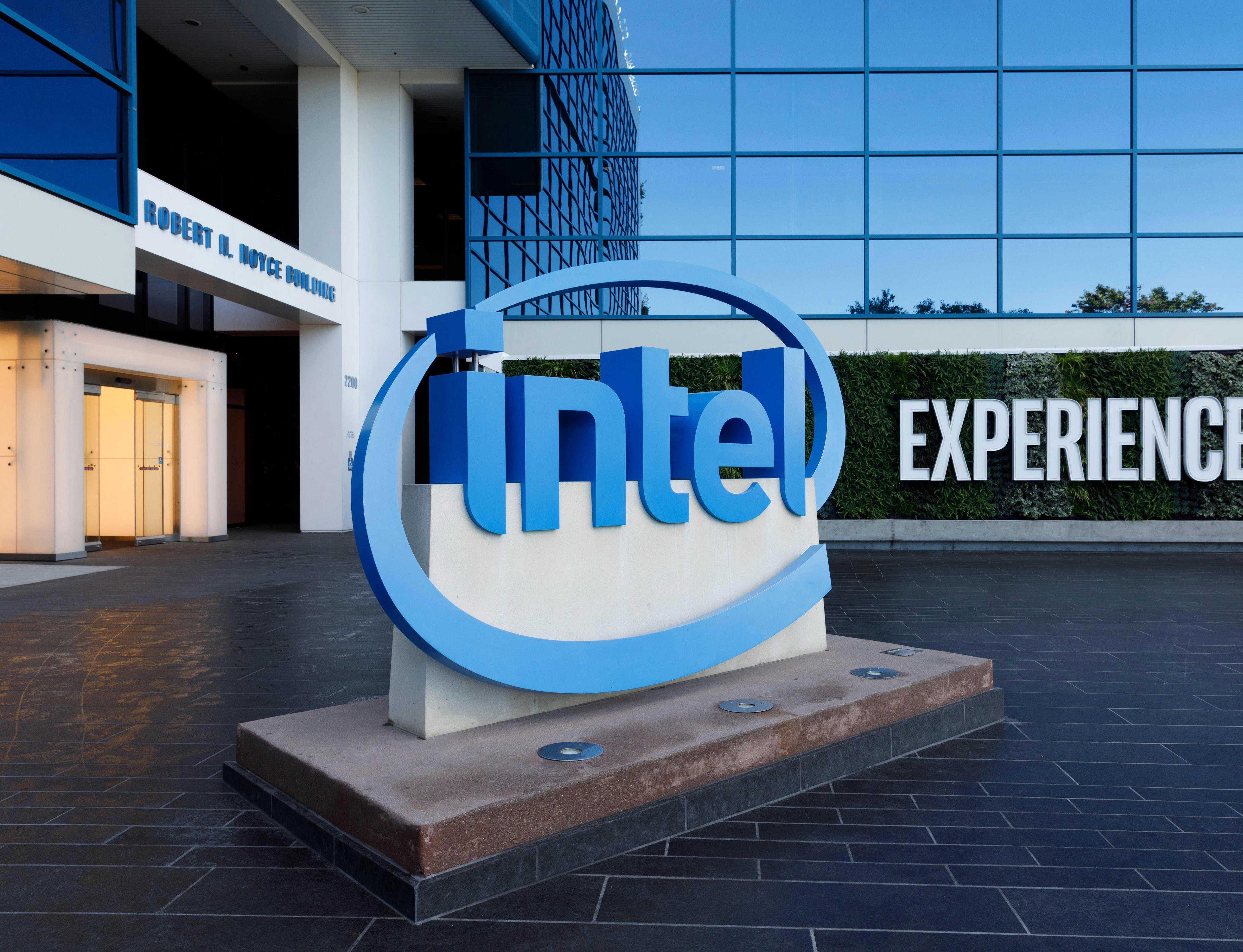 US Government Makes $8.9B Investment to Take 10% Stake in Intel
