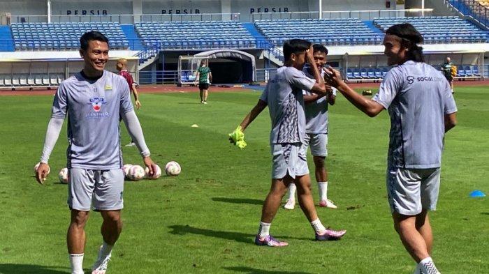 Dedi Kusnandar Cedera di Sultan Agung, Kapten Persib Ingatkan Kualitas Lapangan