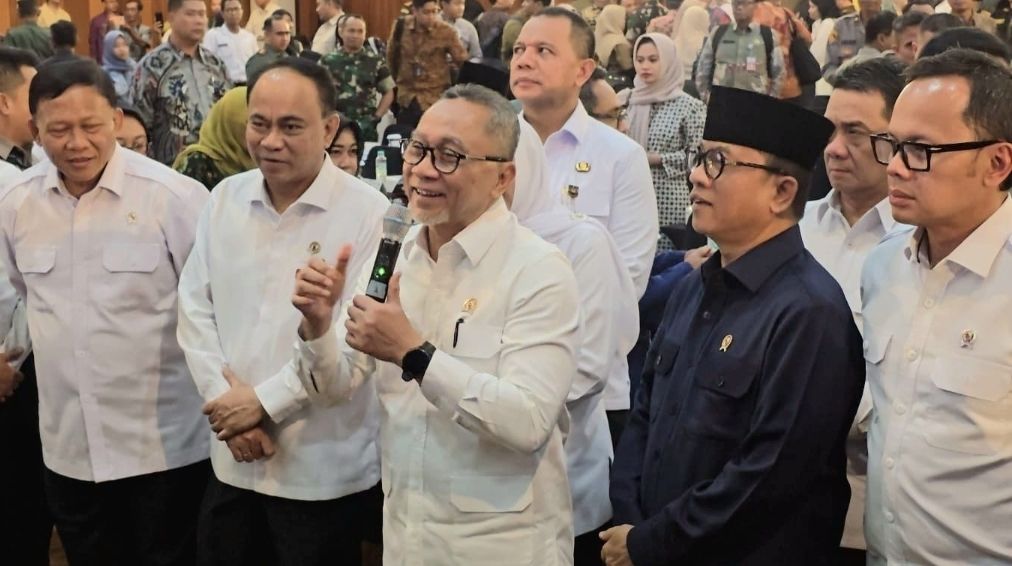 Khofifah Perhatikan Kelangkaan Beras Medium SPHP di Jatim, Zulhas Sebut Masalah Sudah Teratasi