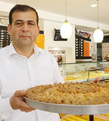 Oda başkanı 2 kişiyi öldürdü! Pastane kan gölü!