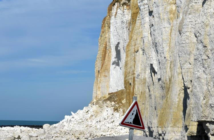 Un pan de falaise s’est éboulé, vendredi 22 août 2025, à Saint-Martin-aux-Buneaux en Seine-Maritime. ici, un éboulement de falaise produit en 2016 dans cette même commune.