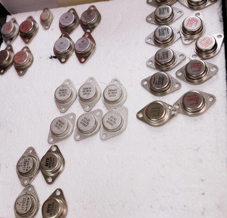 Tai Tsui can fix your vintage radio receiver