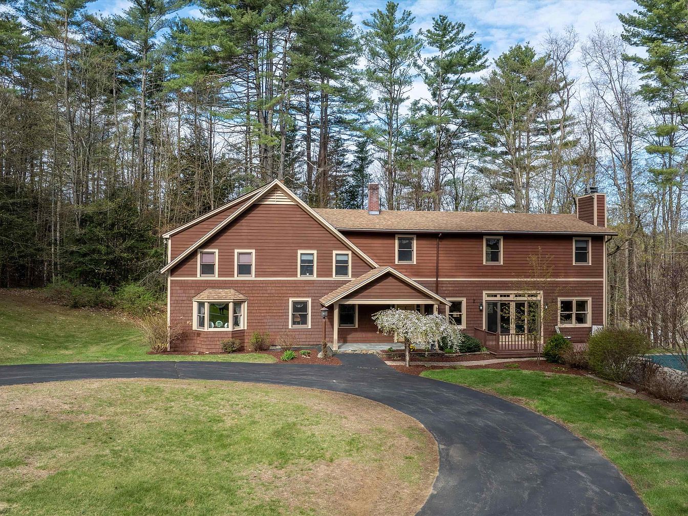 3-welcoming-vermont-homes-under-600k-with-4-bedrooms-expansive