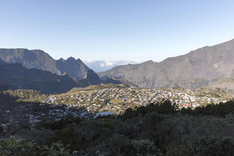 Le cirque et le village de Cilaos ©mauriziobiso/ Getty Images Plus