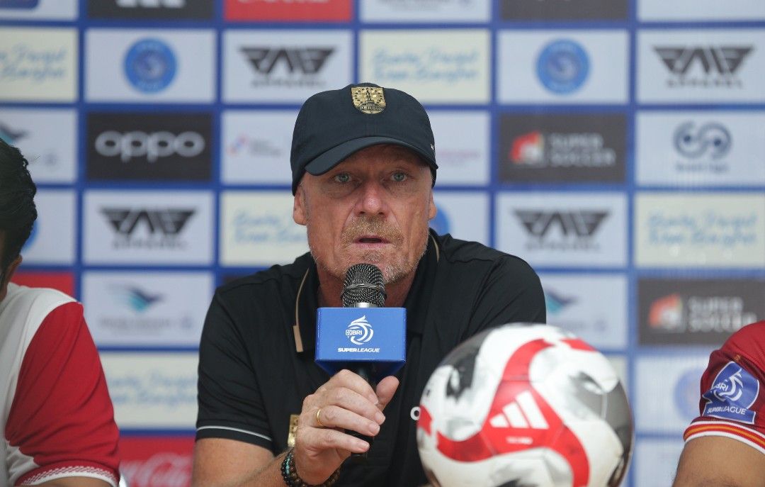 Respons Peter de Roo Setelah Didesak Pecat oleh Suporter Persis Solo