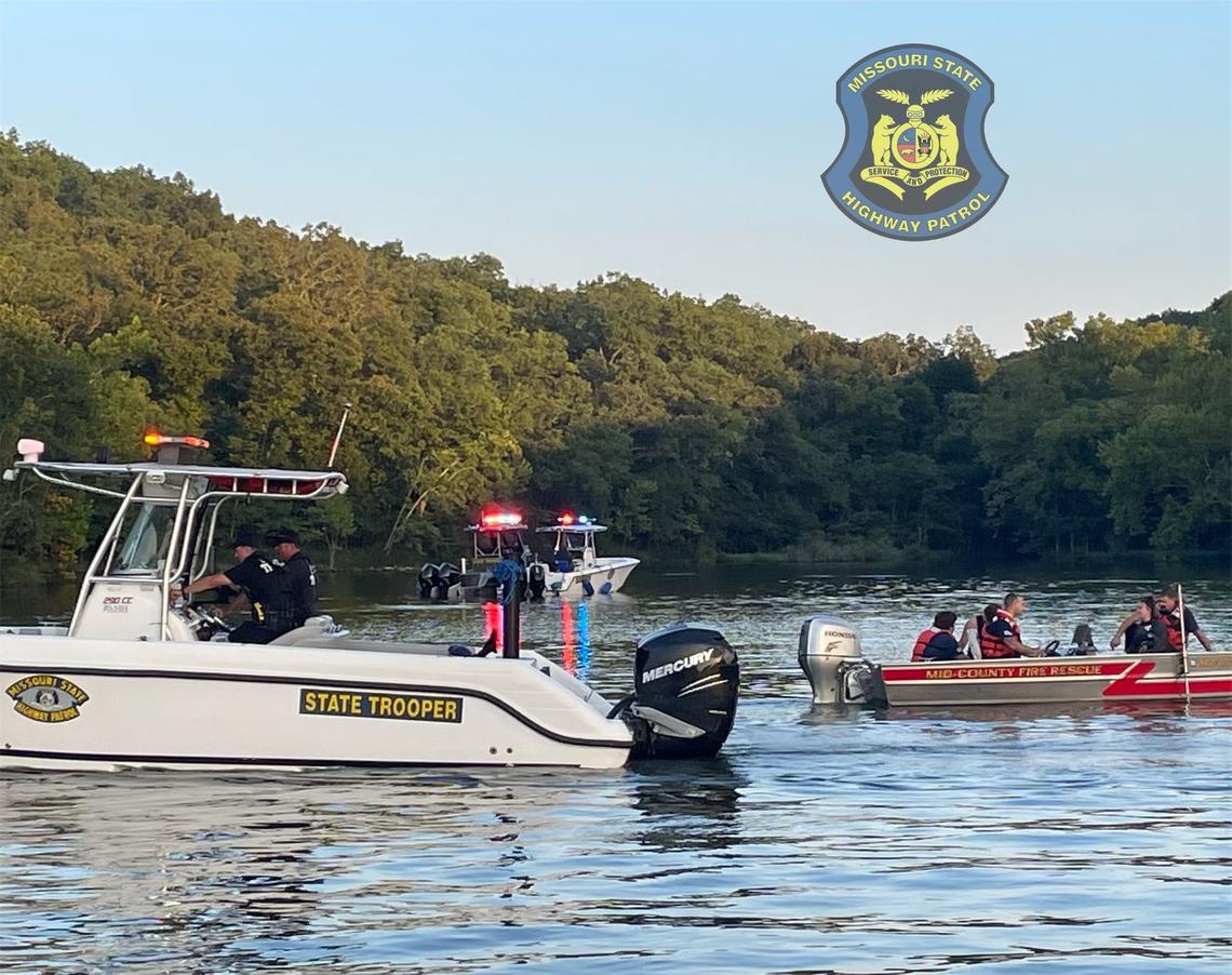 Kansas City man drowns after falling off dock at Lake of the Ozarks(00)