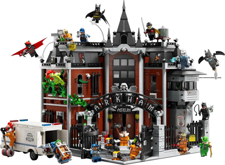 LEGO Just Dropped a New 2,953-Piece Arkham Asylum 'Batman' Set That's ...