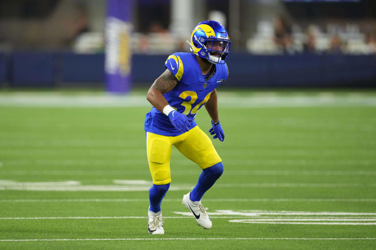 Rams announce pair of roster moves ahead of playoff battle vs. Bears