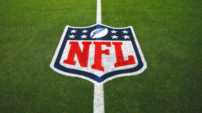 NFL, referees association agree to 7-year CBA; no replacement officials