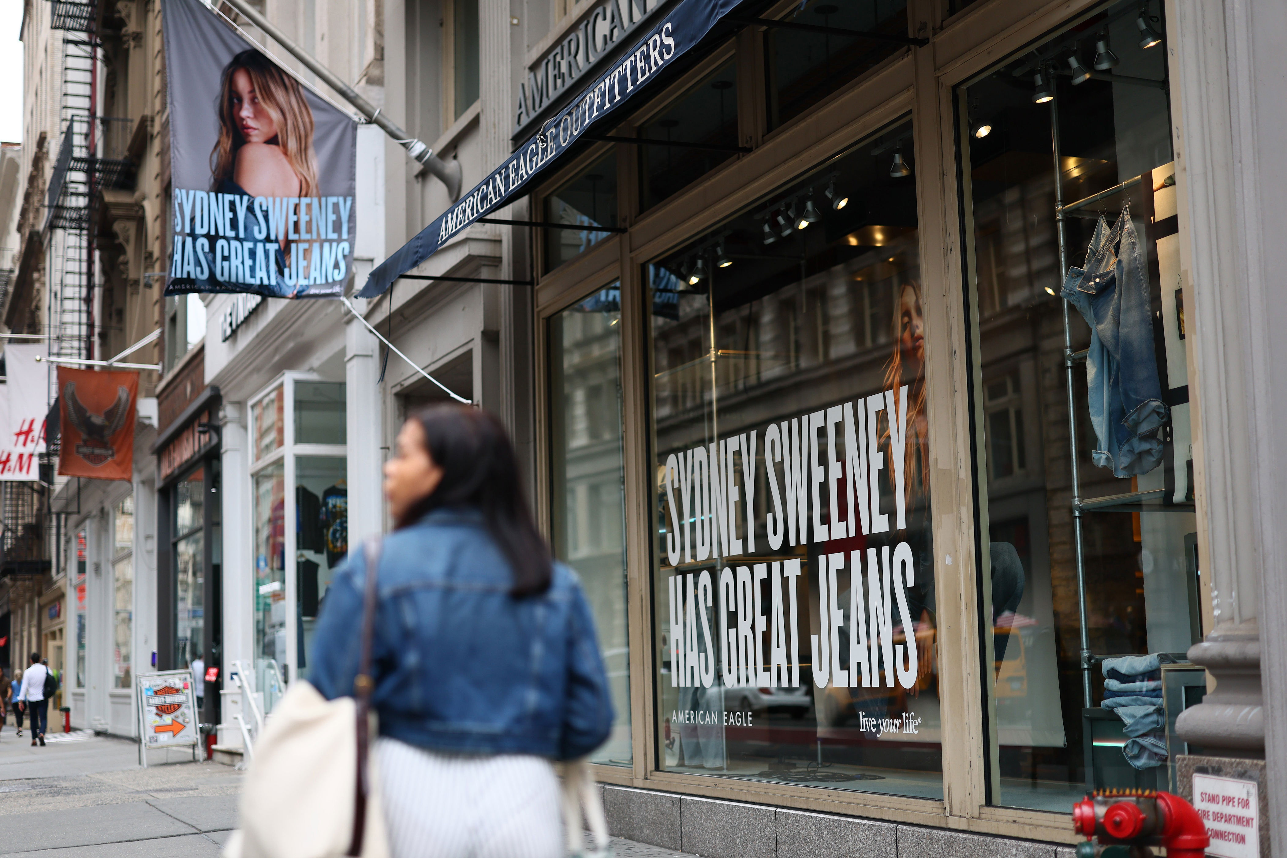 Sydney Sweeney’s co-star Halsey hits back at fans who boycotted their