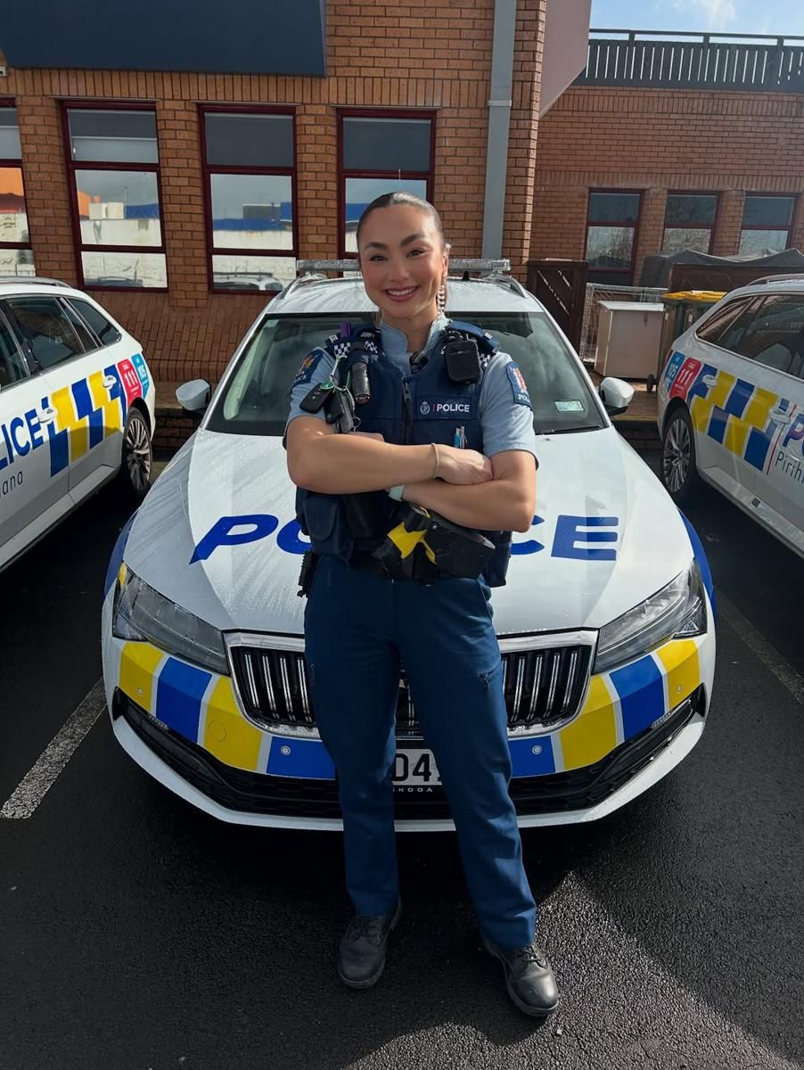 7 Potret Abby Sturgin, Polwan Cantik Miss Universe Selandia Baru 2025