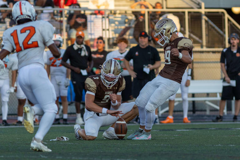 Bethlehem Catholic football dominates East Pennsboro in 28-10 win