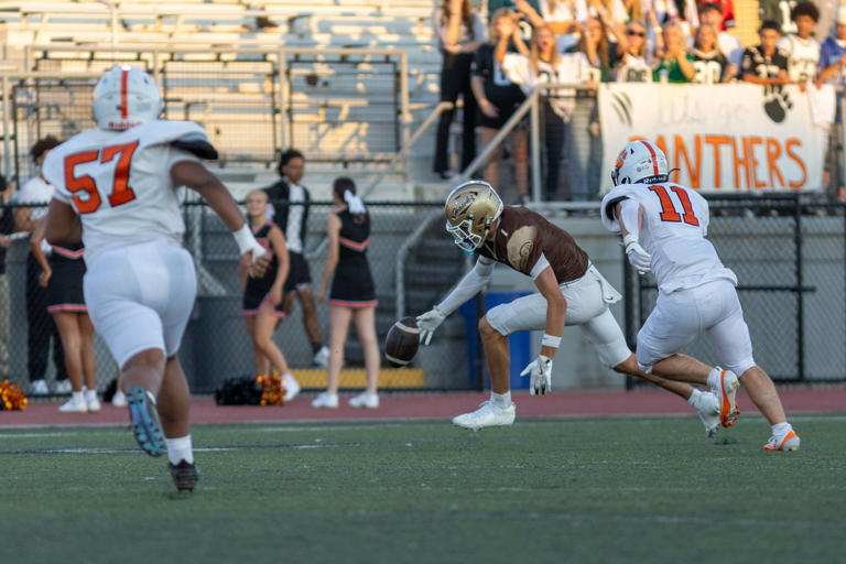 Bethlehem Catholic football dominates East Pennsboro in 28-10 win