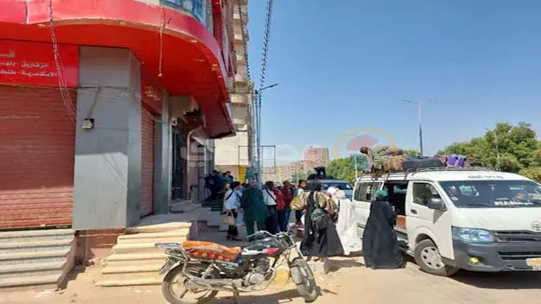 عودة الناجين من شاطئ الموت بأبو تلات (8)