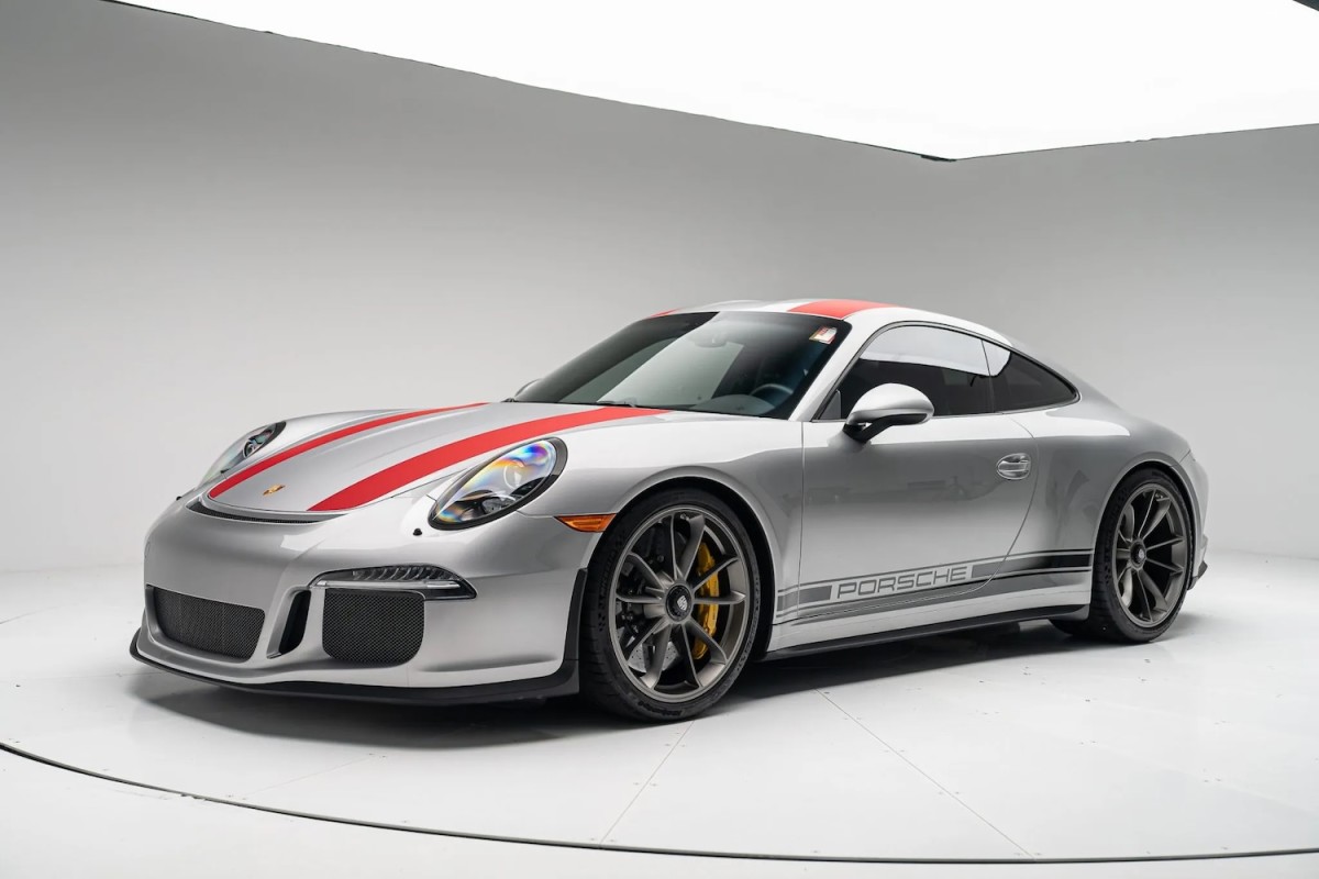 2016 Porsche 911 R, One of 991 Built, Emerges With Just 3,600 Miles