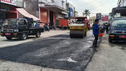 Setelah Aksi Mancing, Jalan Pasar Cikurubuk Tasikmalaya Diperbaiki, Warganet: Kenapa Harus Viral?