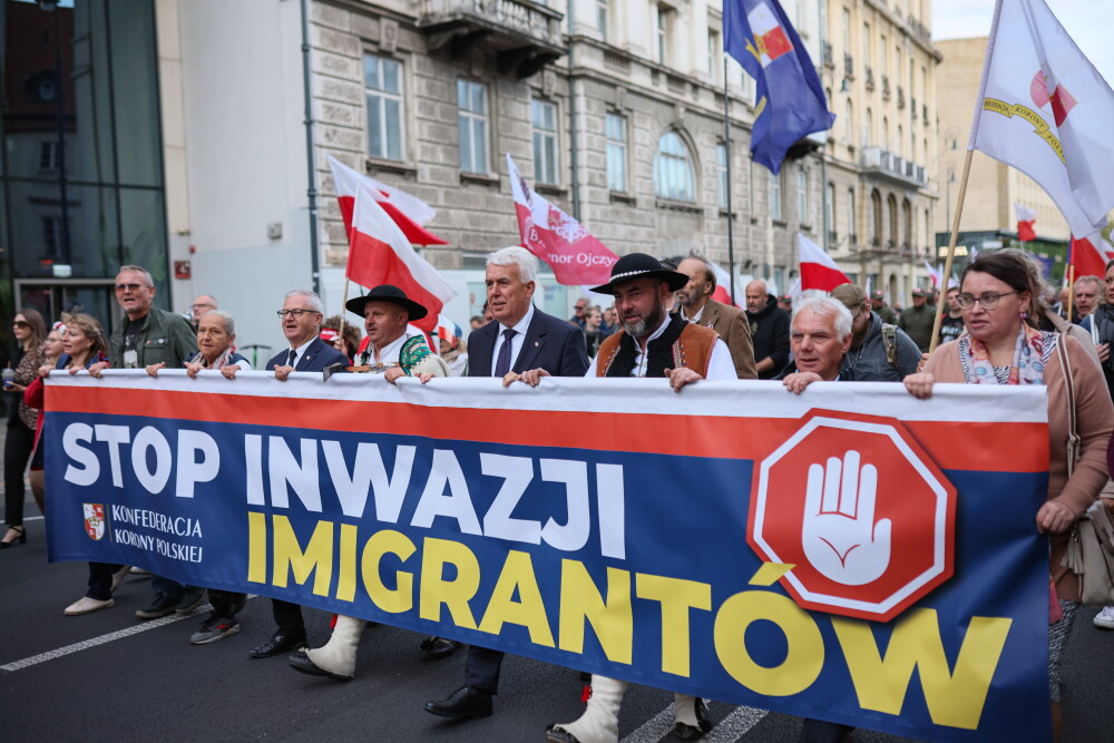 w-warszawie-odbywa-si-antyimigrancki-marsz-i-kontrmanifestacja