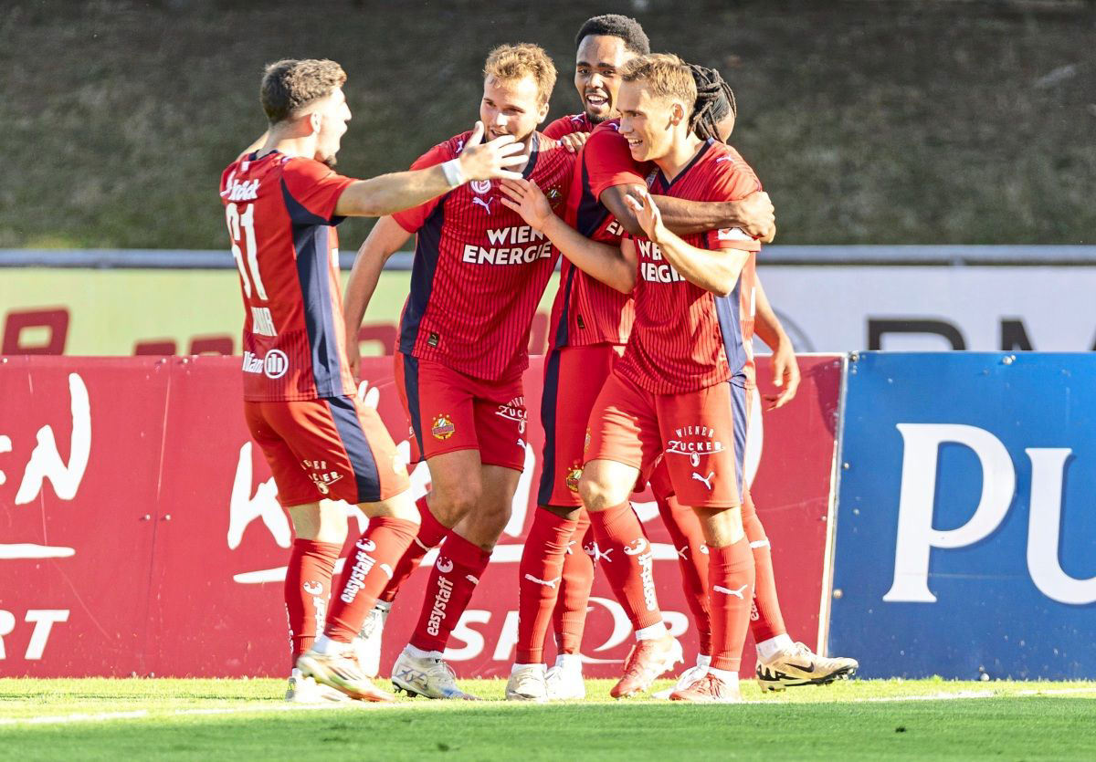 Rapid bringt 2:1 beim WAC über die Zeit Rapid bringt 2:1 beim WAC über die Zeit