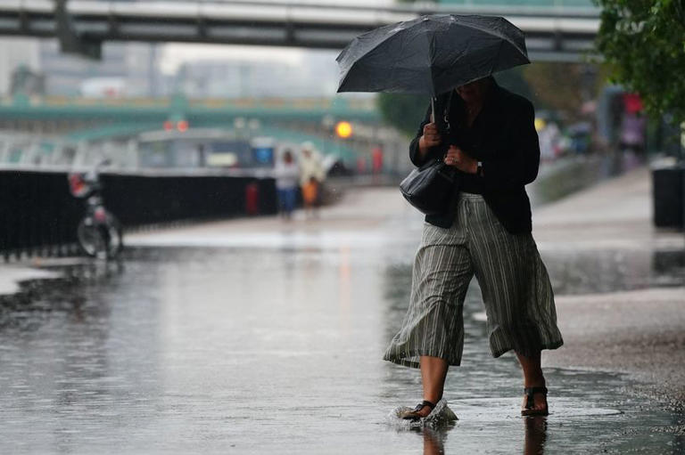Grim Met Office weather maps as people warned to make most of bank holiday