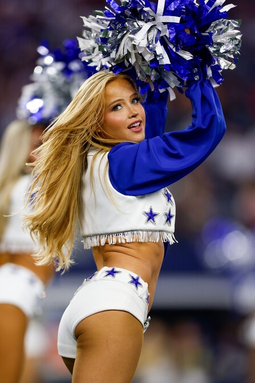 Stunning closeup photos of NFL Cheerleaders from 2025