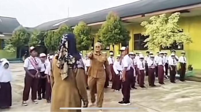 Fakta Terkini: Video Viral Guru Wanita Diduga Ancam Cekik Siswa SD Saat Upacara di Pesawaran