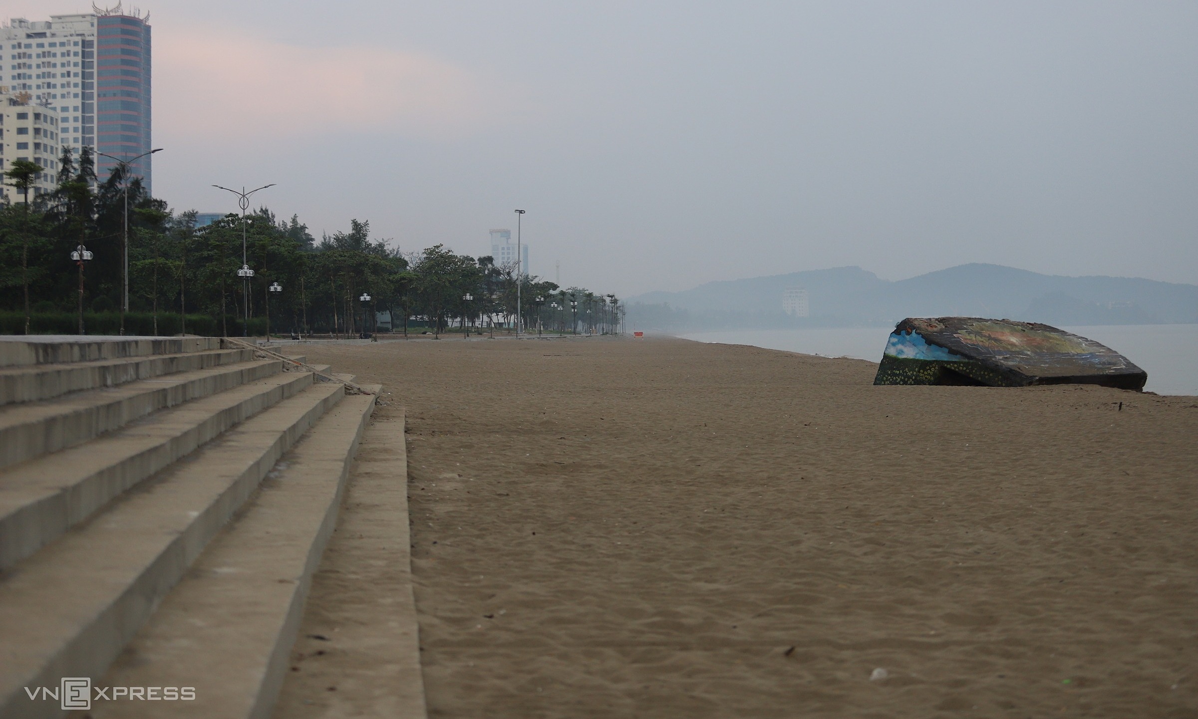 Vietnam menghentikan aktivitas pariwisata laut saat Badai Kajiki mendekat