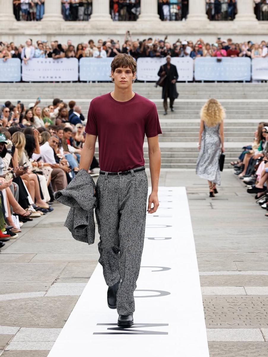 12 Koleksi Topshop Musim Dingin 2025, Bawa Nuansa Cool Brittania!