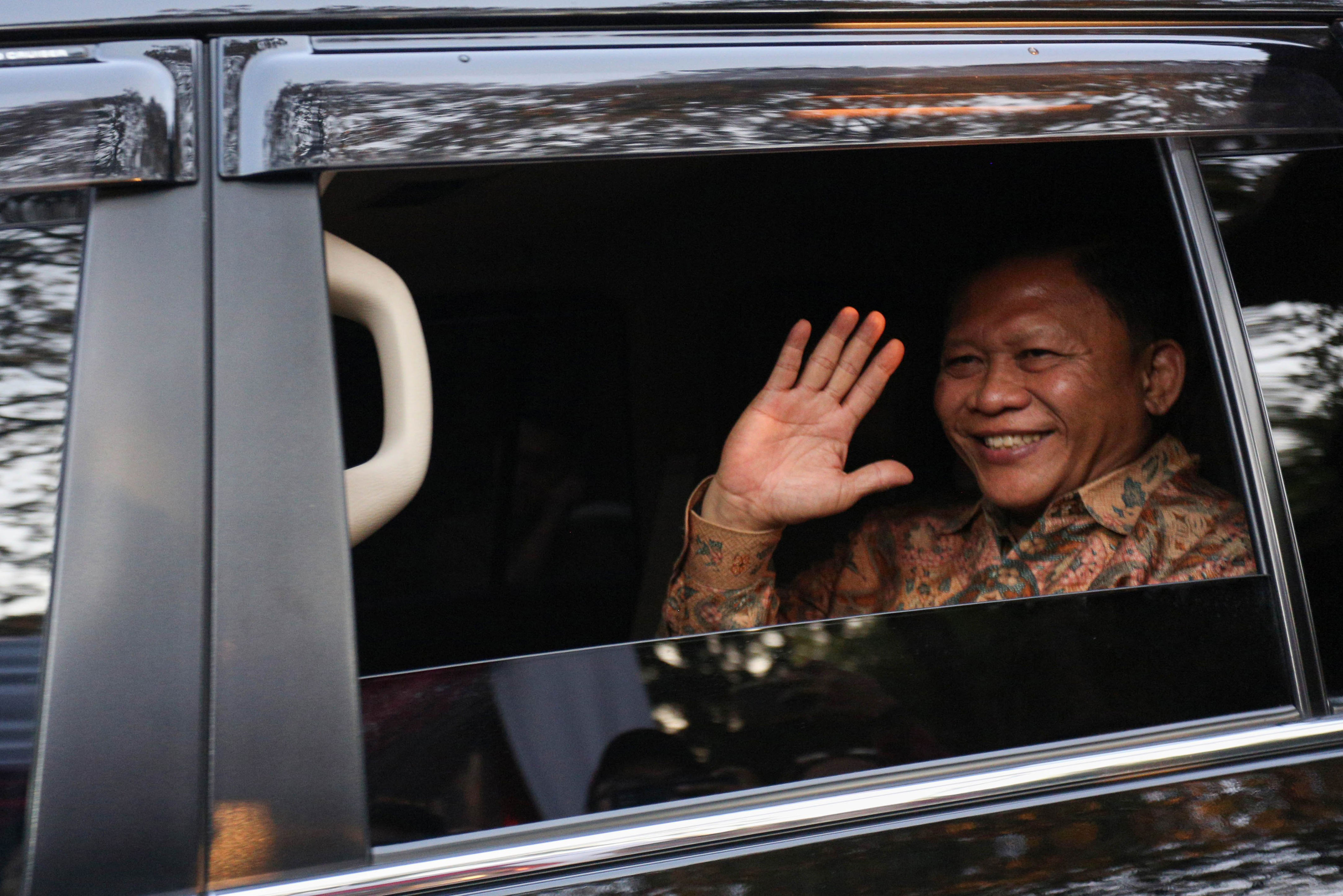 Prabowo Lantik Wakil Menteri KKP Jadi Kepala Otorita Tanggul Laut
