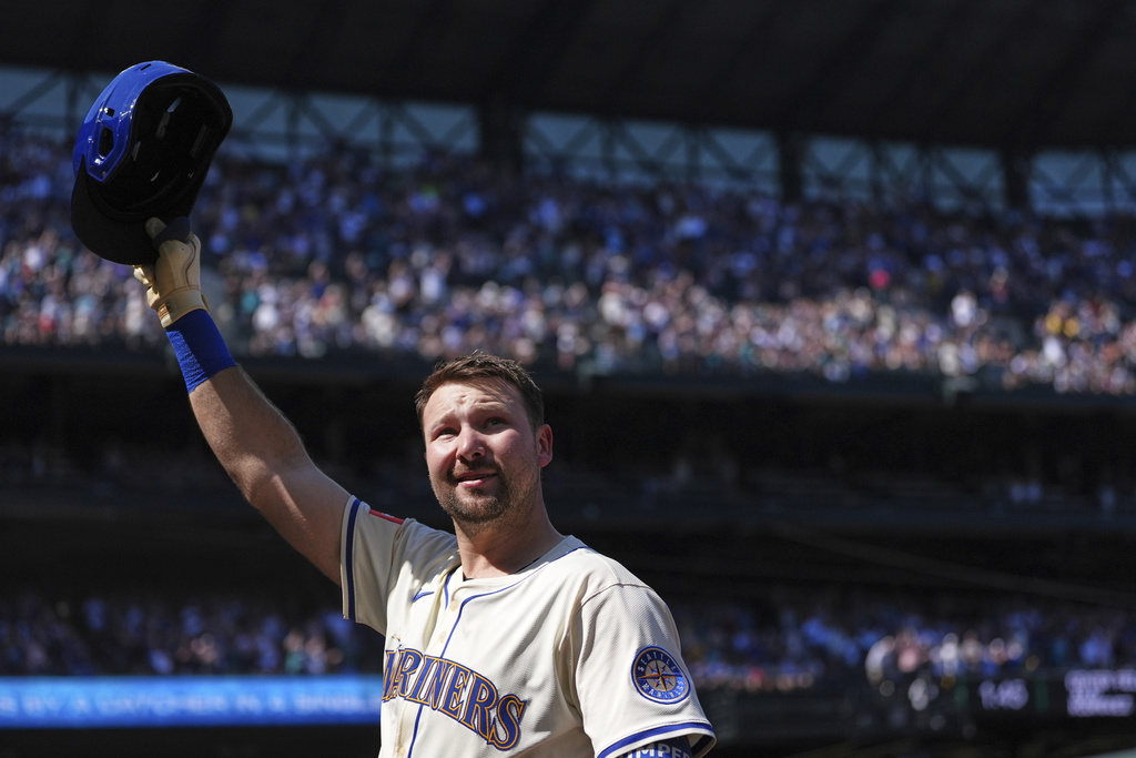 cal-raleigh-sets-single-season-home-run-record-for-catchers-as-mariners