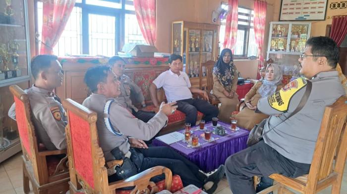 Sosok Guru yang Diduga ODGJ dan Terlibat Narkoba serta Pakaian Tak Pantas