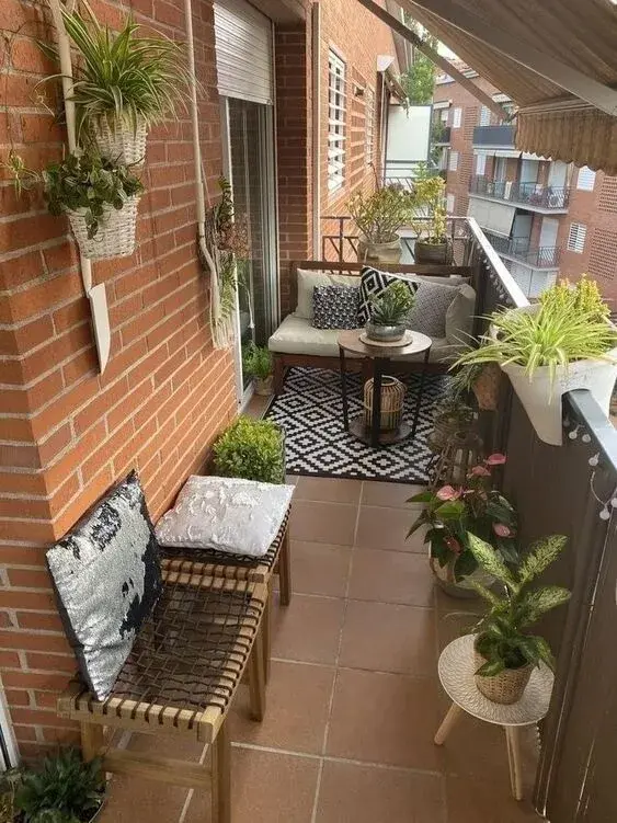 Μεταμόρφωσε το μικρό σου μπαλκόνι σε μια όαση χαλάρωσης - 9 ιδέες για να δείχνει μεγαλύτερο