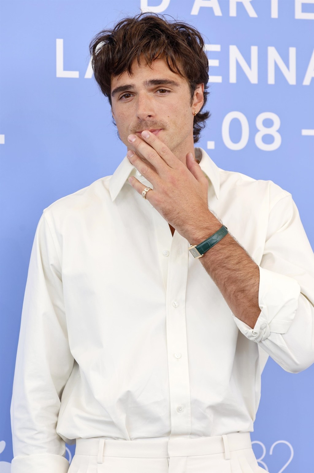 Jacob Elordi breaks down in tears during 13-minute standing ovation at ‘Frankenstein’ premiere